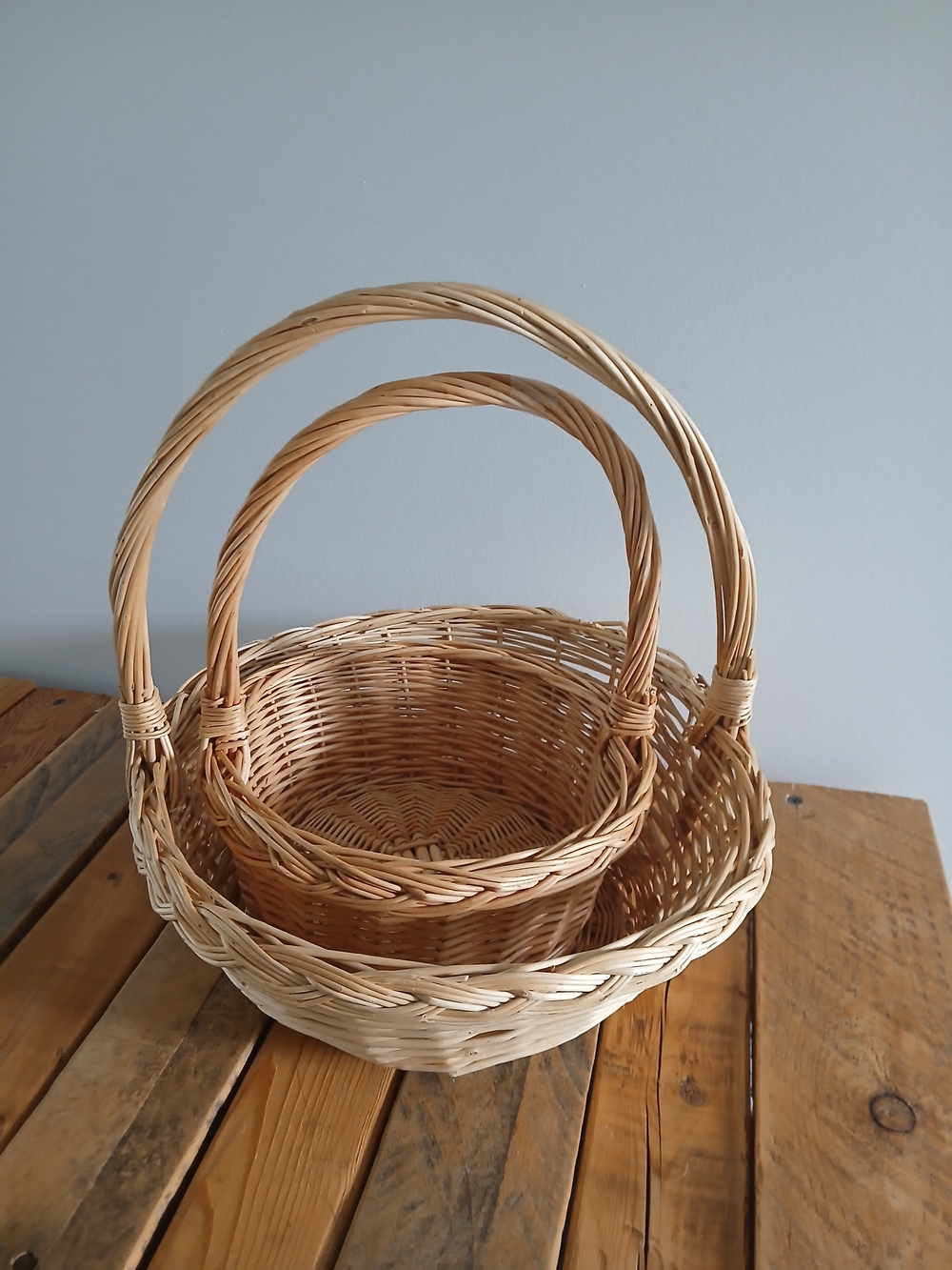 (2/20$)Natural Wicker Nesting Baskets with Handles - Set of 2 Mismatched